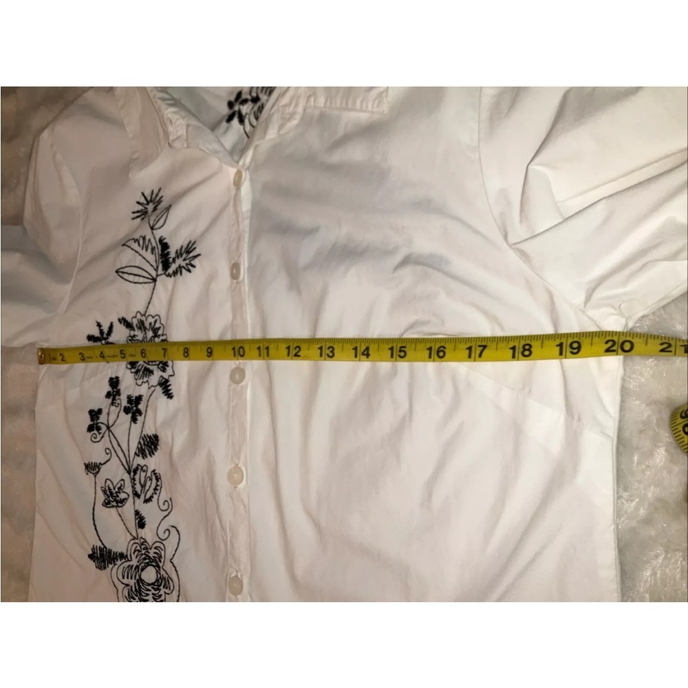 JM Collection Women Blouse Shirt Top 8 Ivory Button-Down Embroidered Floral - Picture 9 of 11